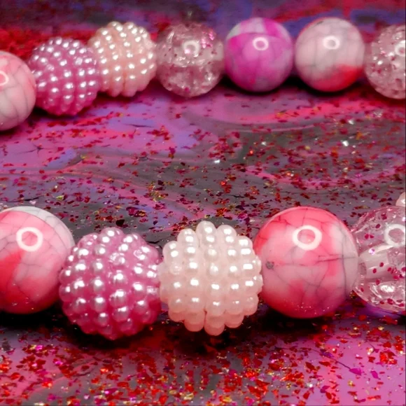 Pink beaded bracelet - Picture 3 of 5
